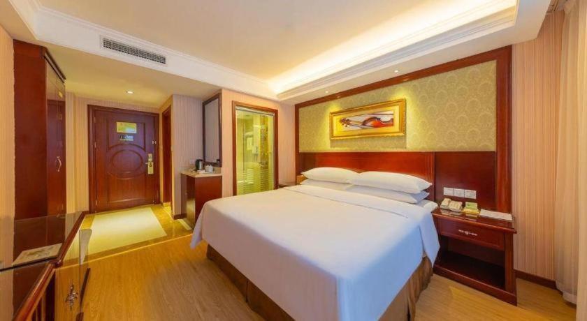 Yichang Vienna Hotel Wanda Branch Exteriér fotografie